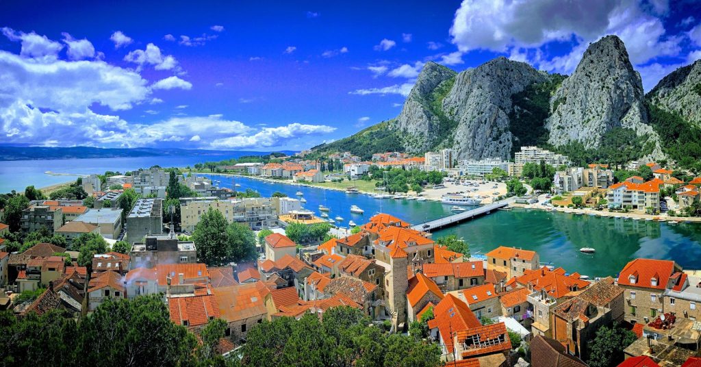 Omis Panomara